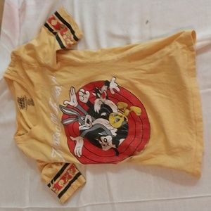 Looney tunes T-shirt xs